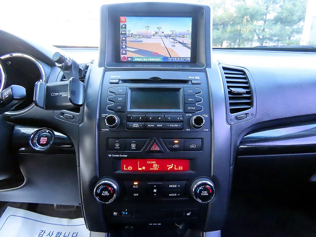Kia Sorento — photo 13