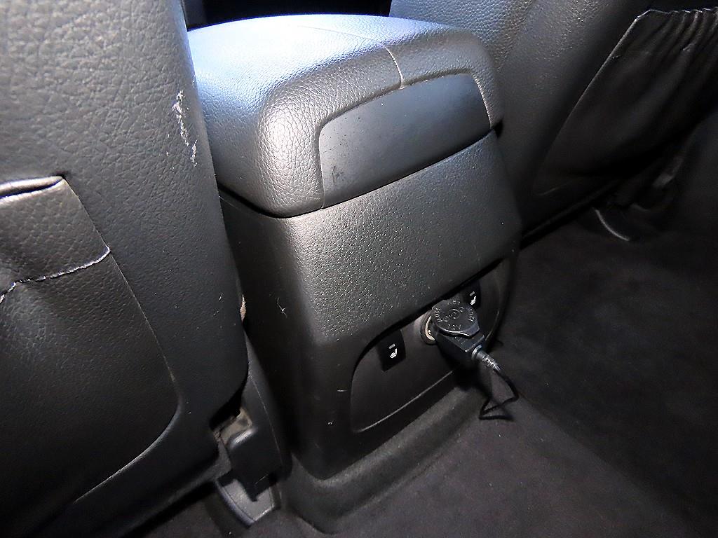 Kia Sorento — photo 17