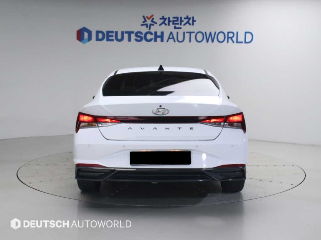 Hyundai Avante — photo 04
