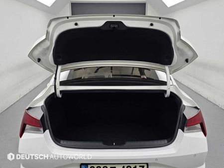Hyundai Avante — photo 05