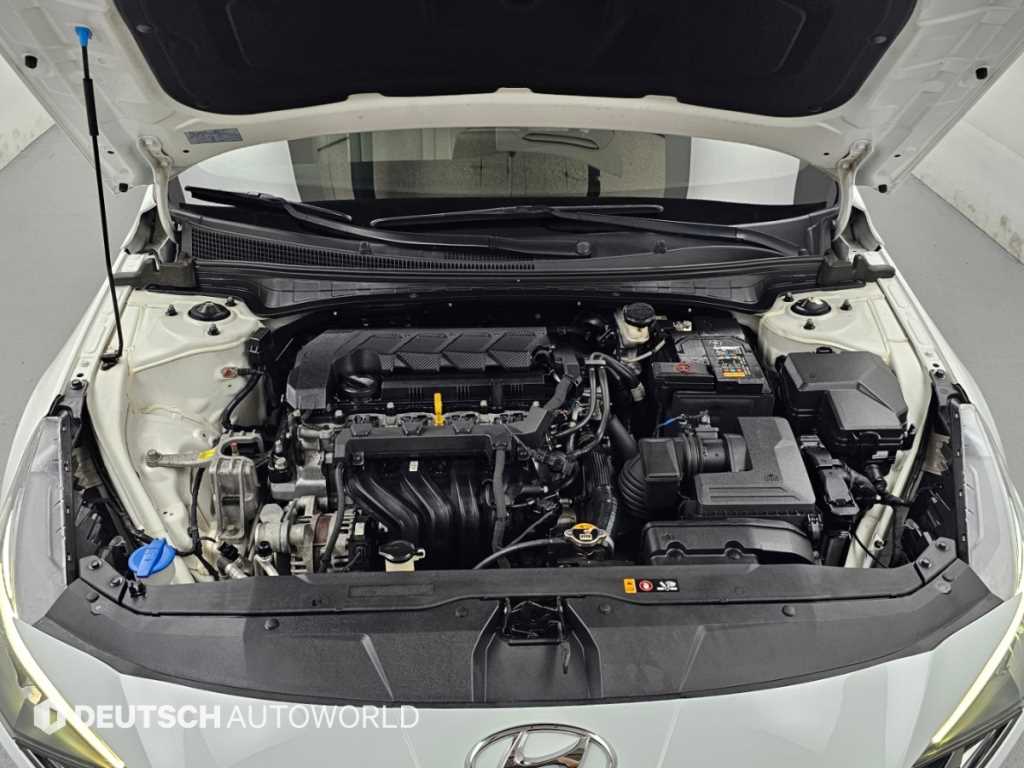 Hyundai Avante — photo 07