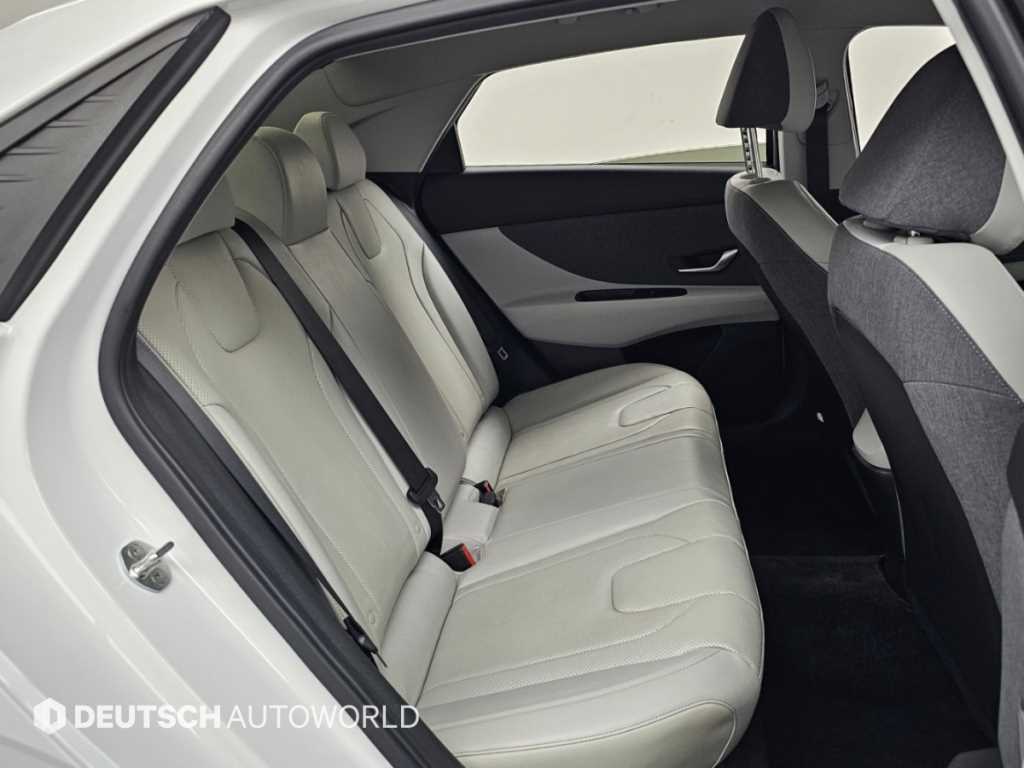 Hyundai Avante — photo 12