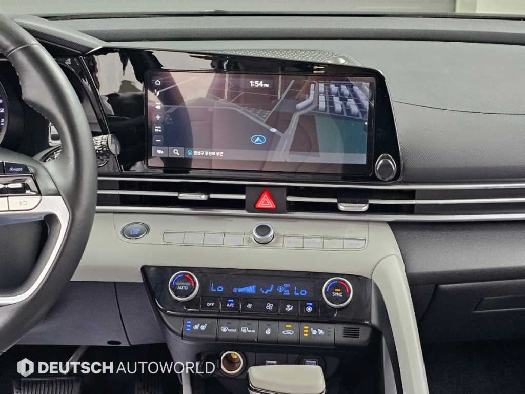 Hyundai Avante — photo 15
