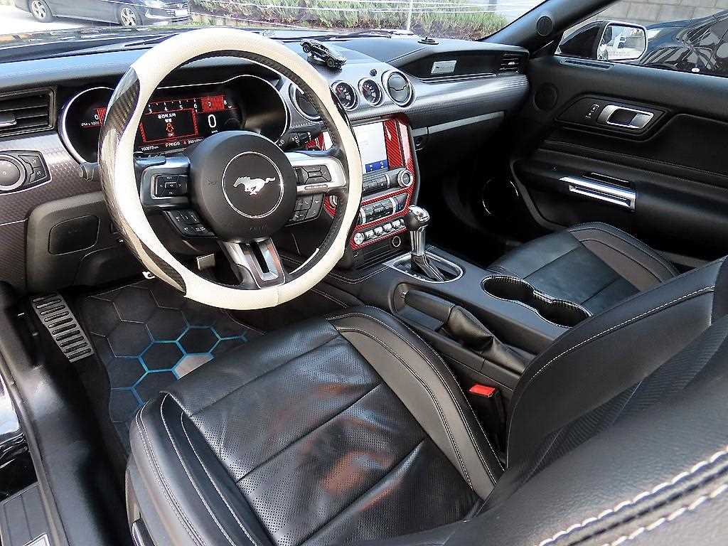 Ford Mustang — photo 07