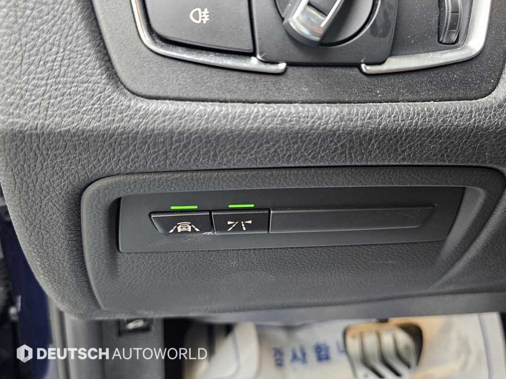 BMW 3-Series — photo 07