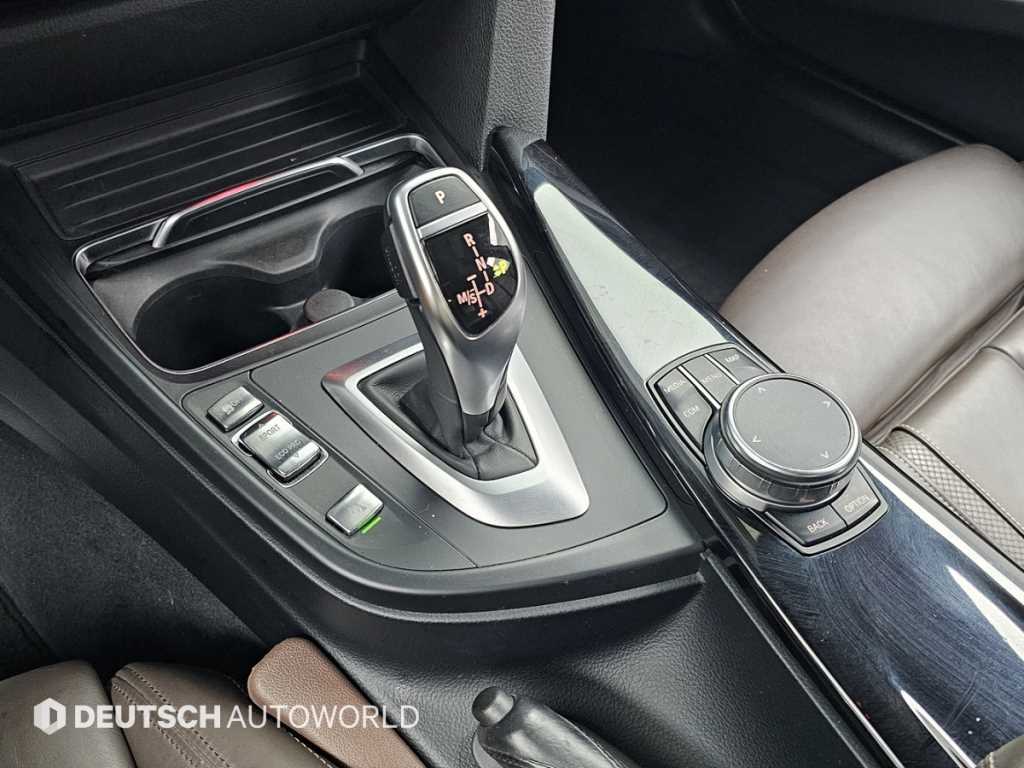 BMW 3-Series — photo 14