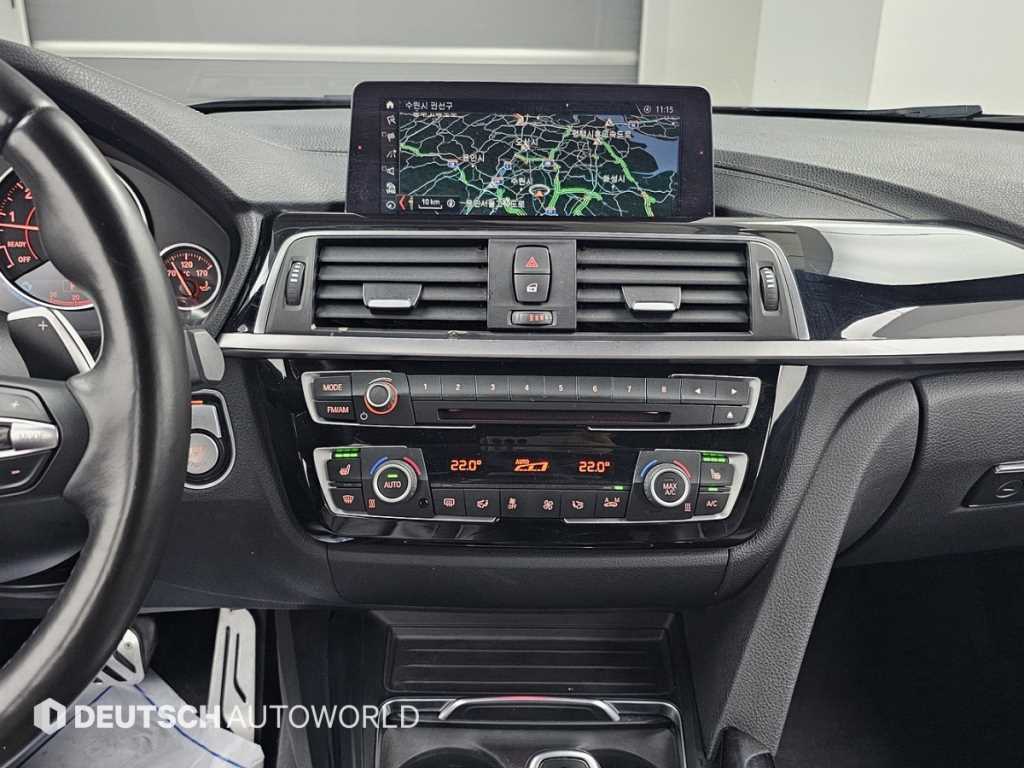 BMW 3-Series — photo 17