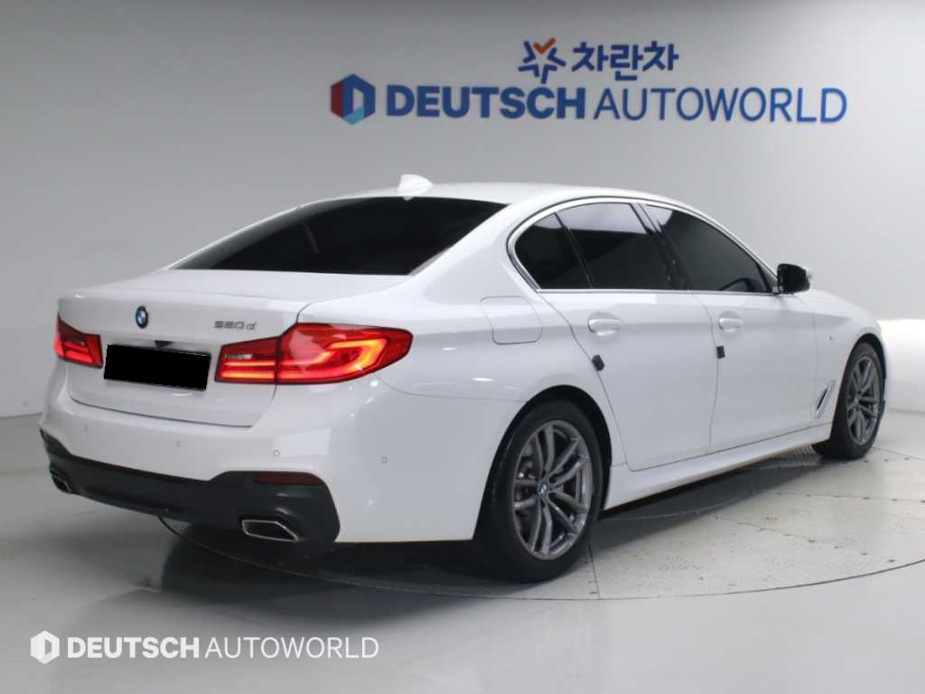 BMW 5-Series — photo 02
