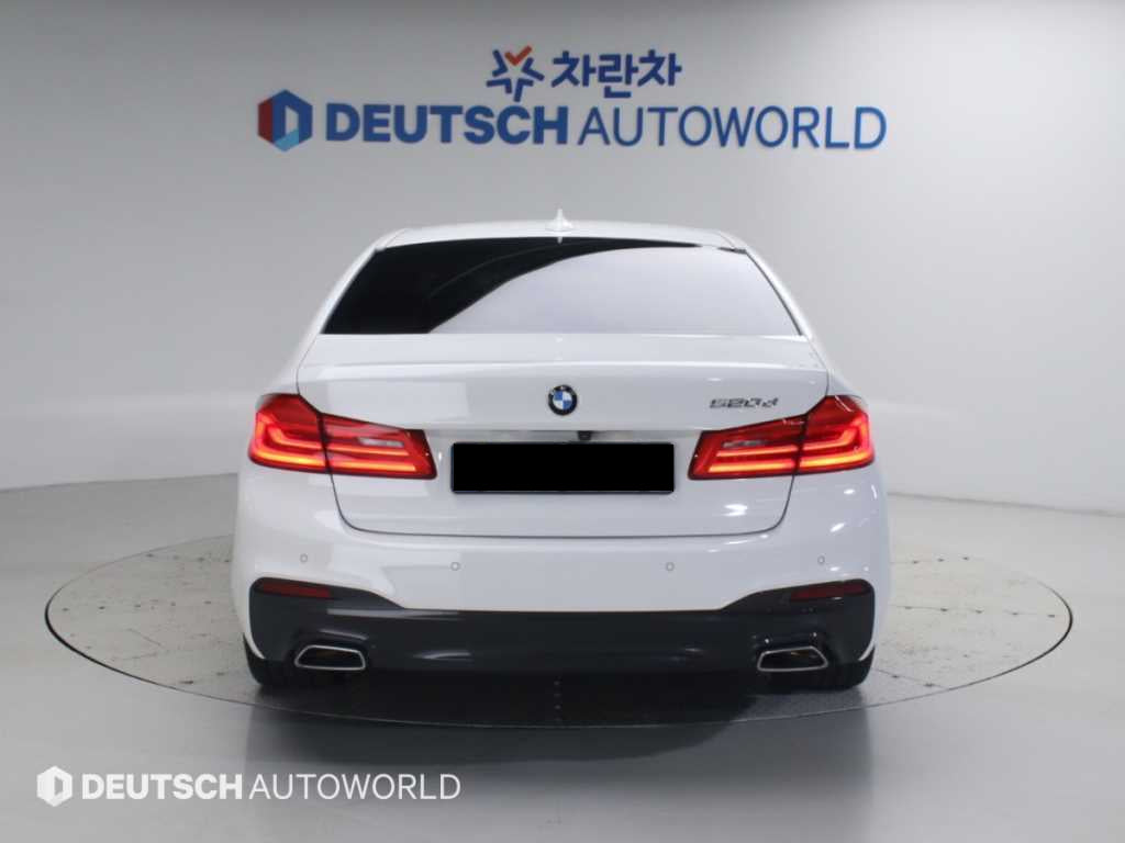 BMW 5-Series — photo 04