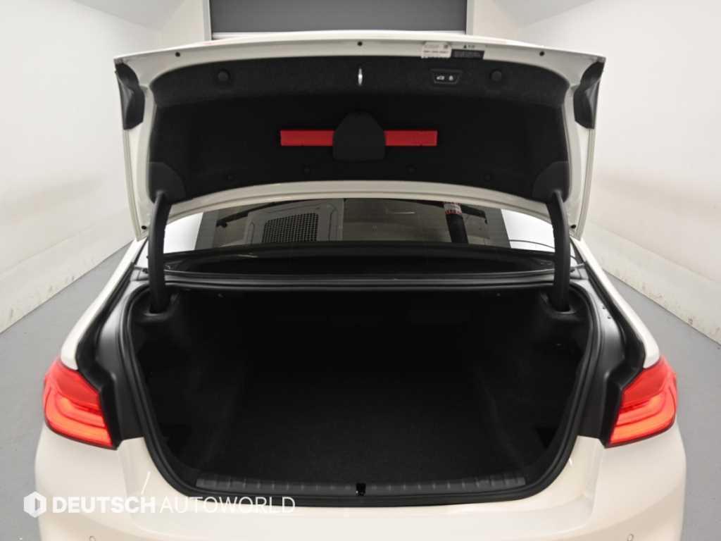 BMW 5-Series — photo 19