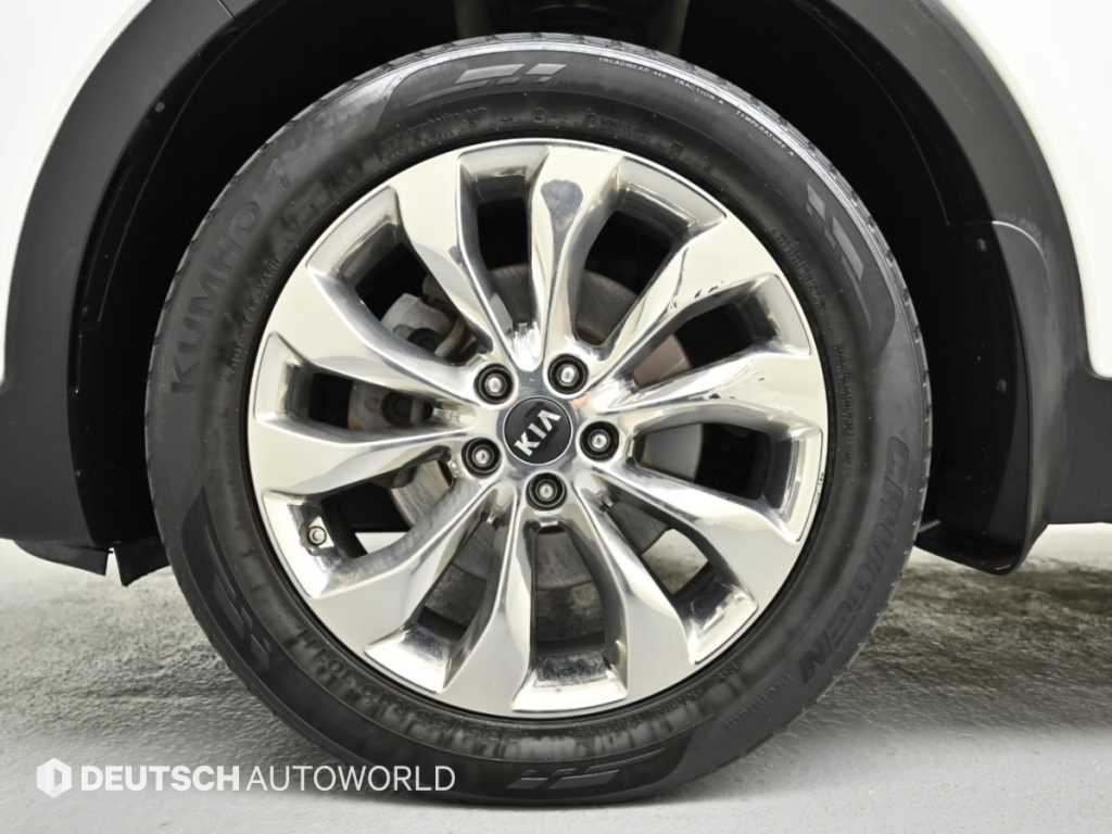 Kia Sorento — photo 05