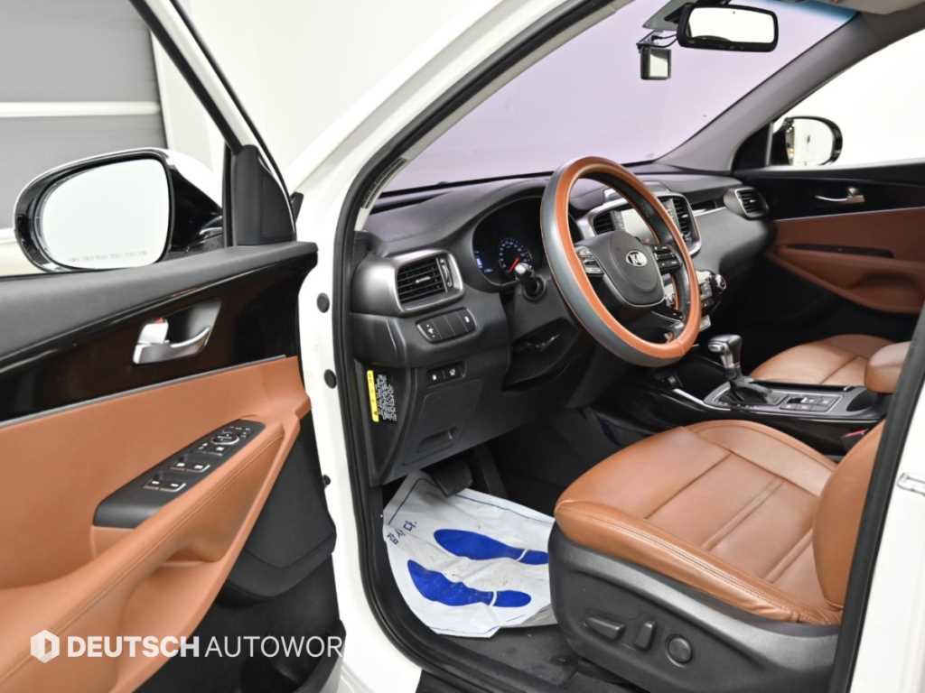 Kia Sorento — photo 11