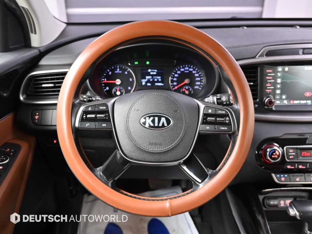 Kia Sorento — photo 13