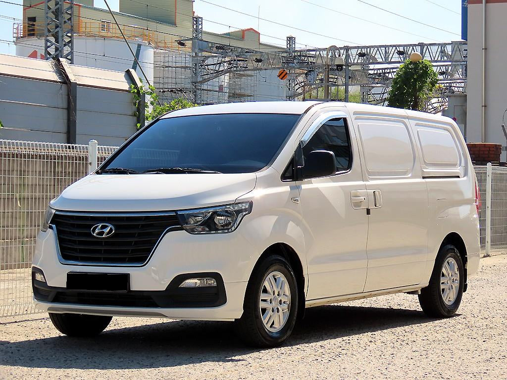 Hyundai Starex — photo 02