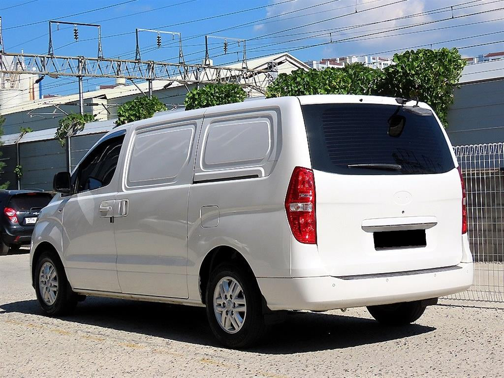 Hyundai Starex — photo 03