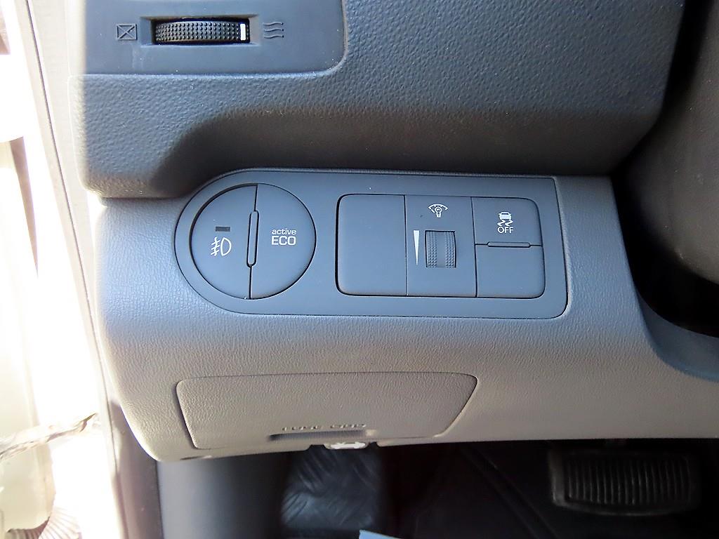 Hyundai Starex — photo 12