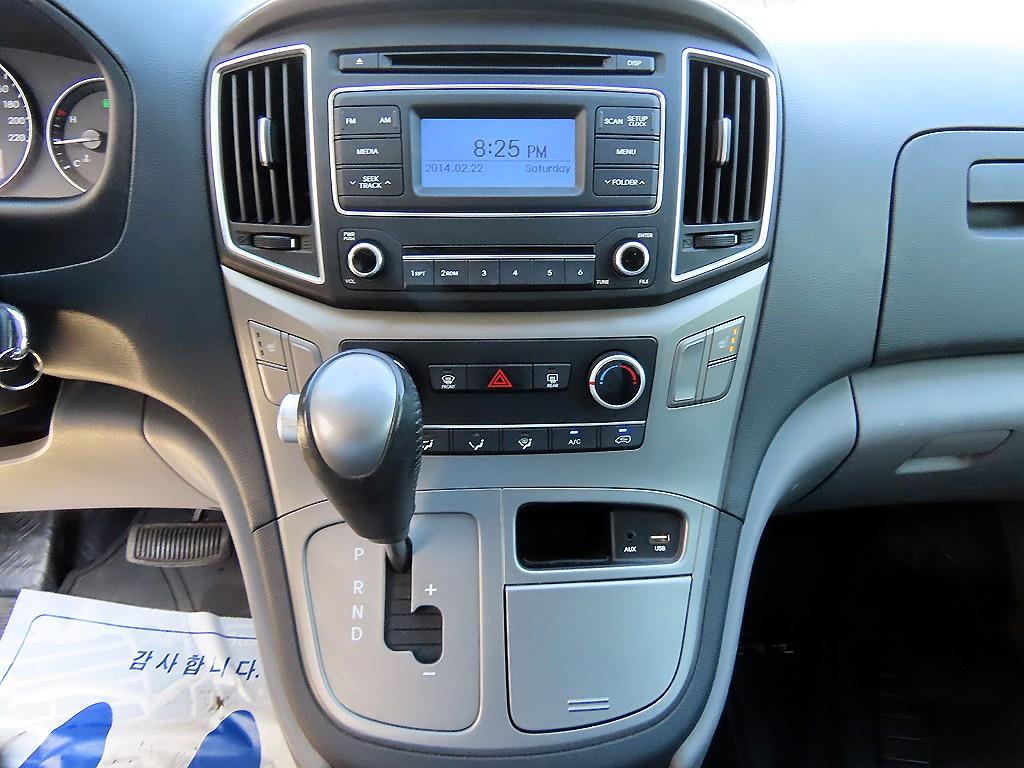 Hyundai Starex — photo 13