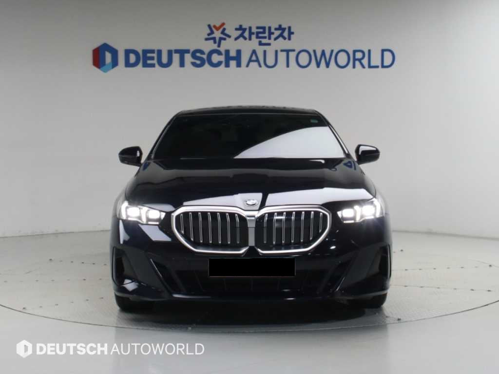 BMW 5-Series — photo 03