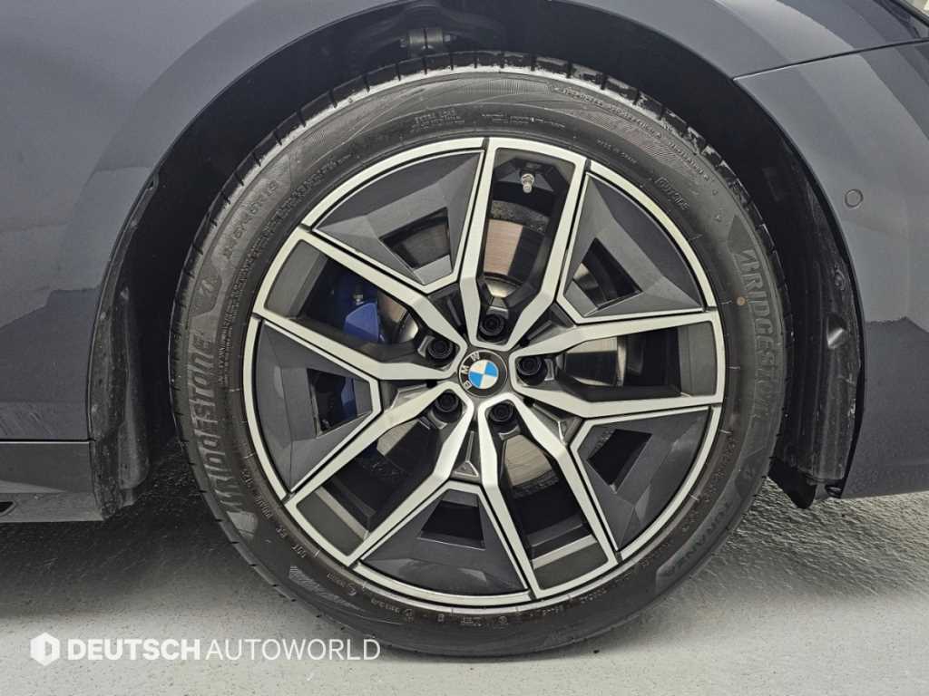 BMW 5-Series — photo 05