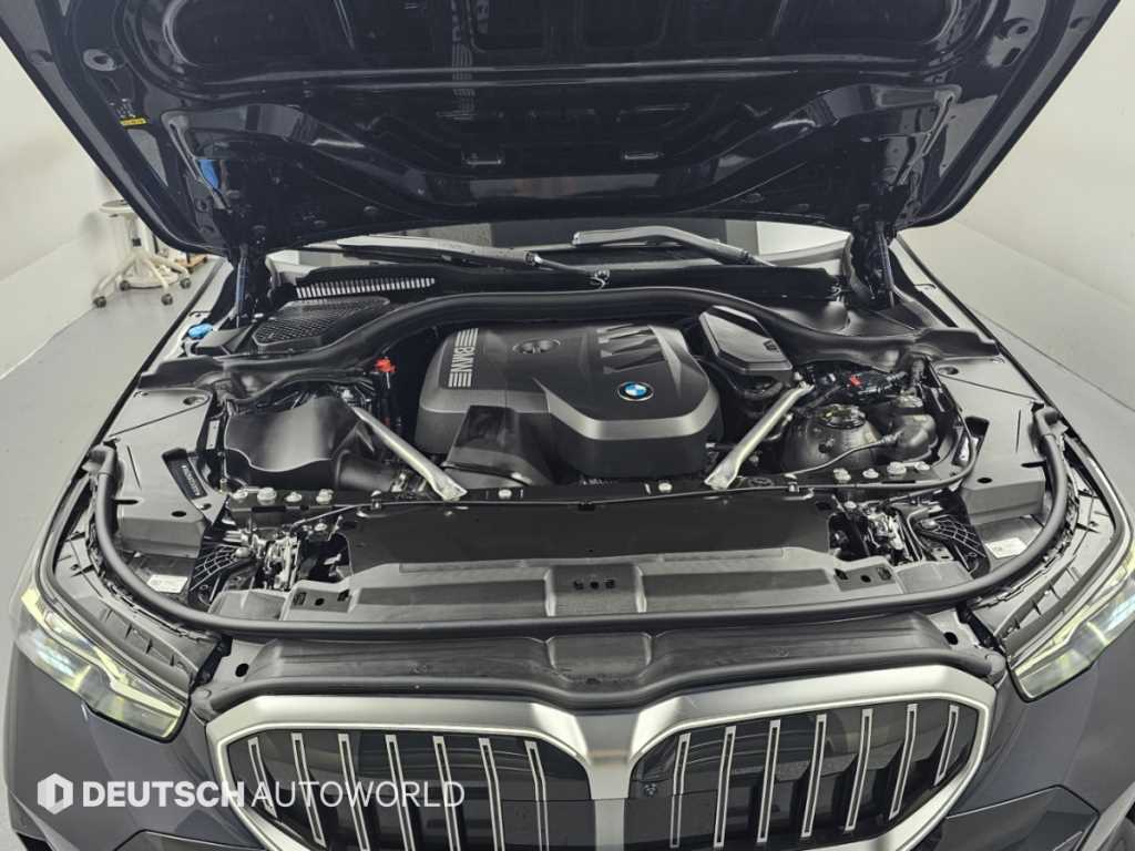 BMW 5-Series — photo 06