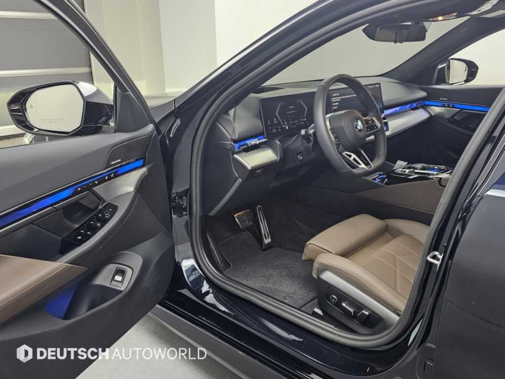 BMW 5-Series — photo 11