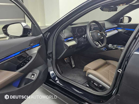 BMW 5-Series — photo 11