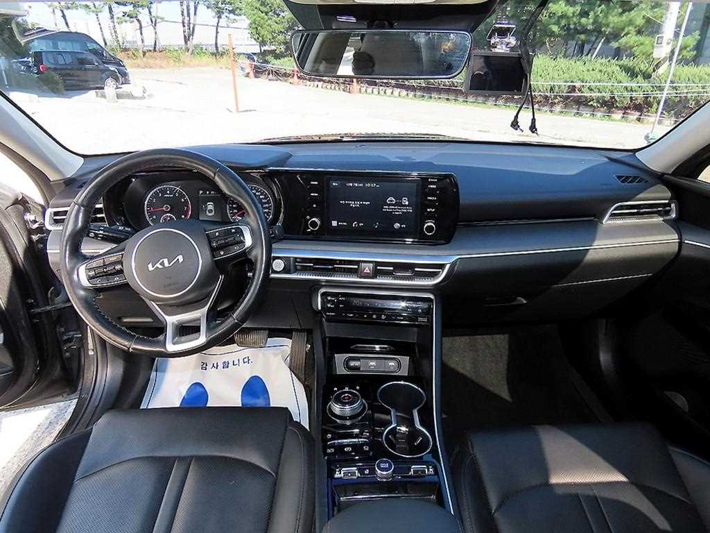 Kia K5 — photo 07