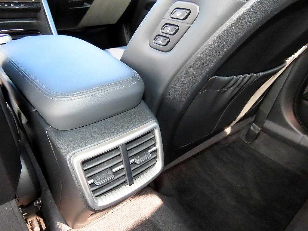 Kia K5 — photo 17
