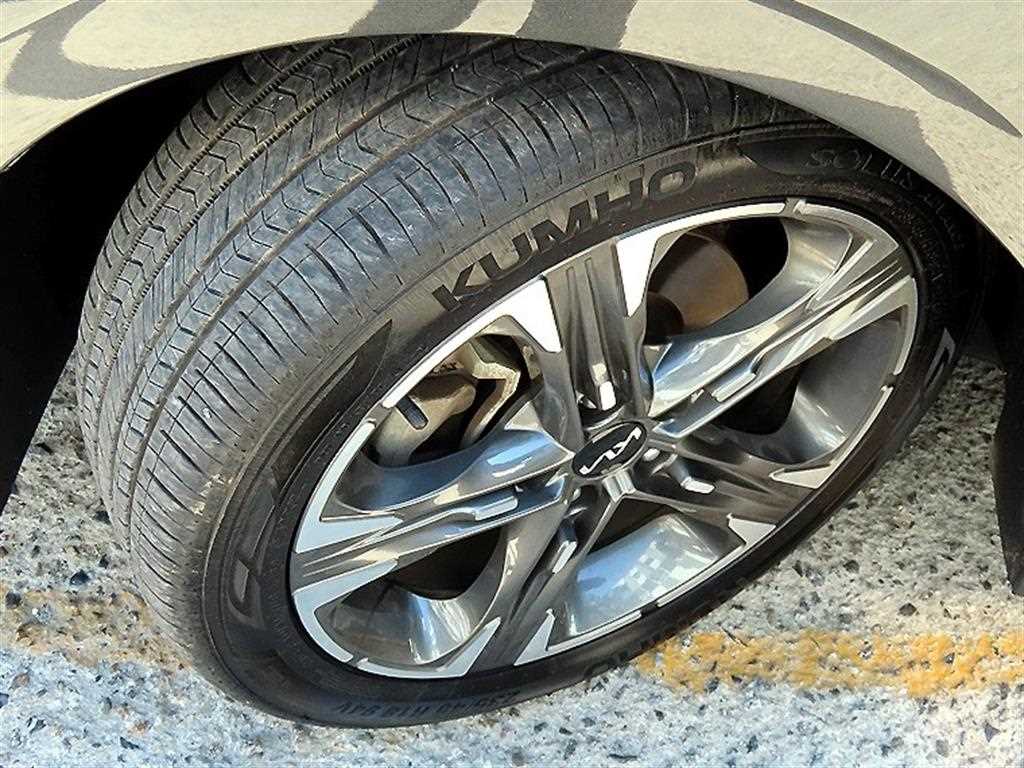 Kia K5 — photo 20