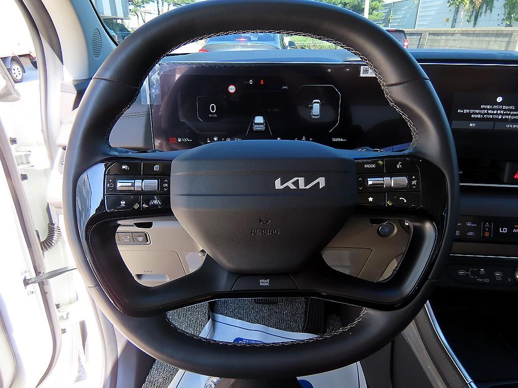 Kia Carnival — photo 08