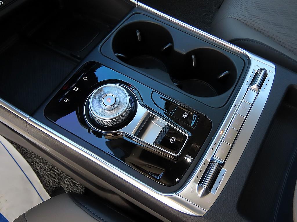 Kia Carnival — photo 10