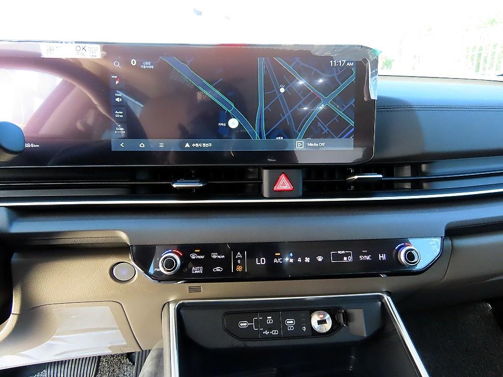 Kia Carnival — photo 13