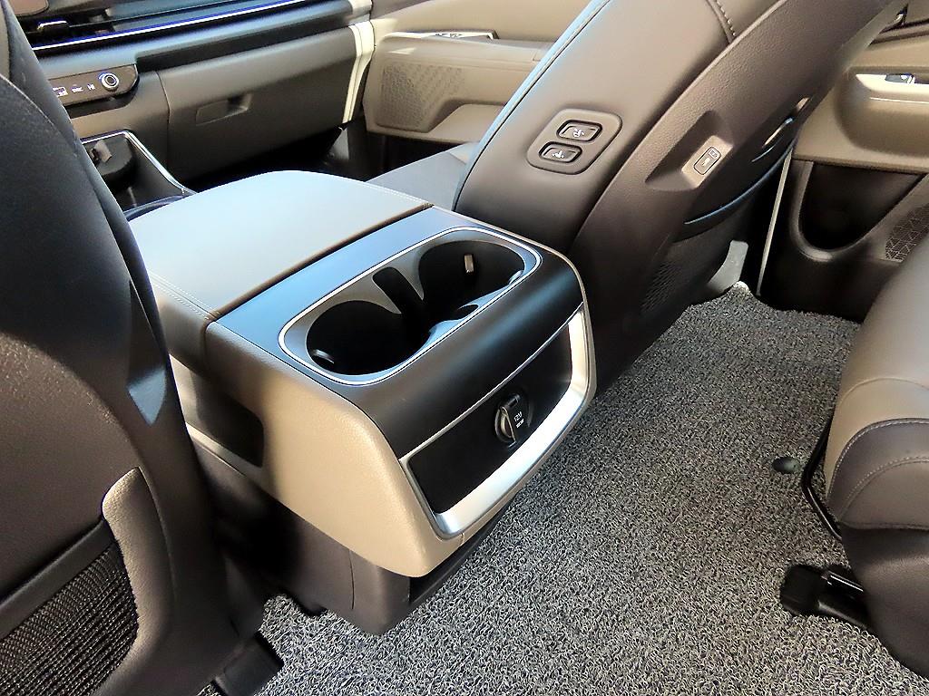 Kia Carnival — photo 17