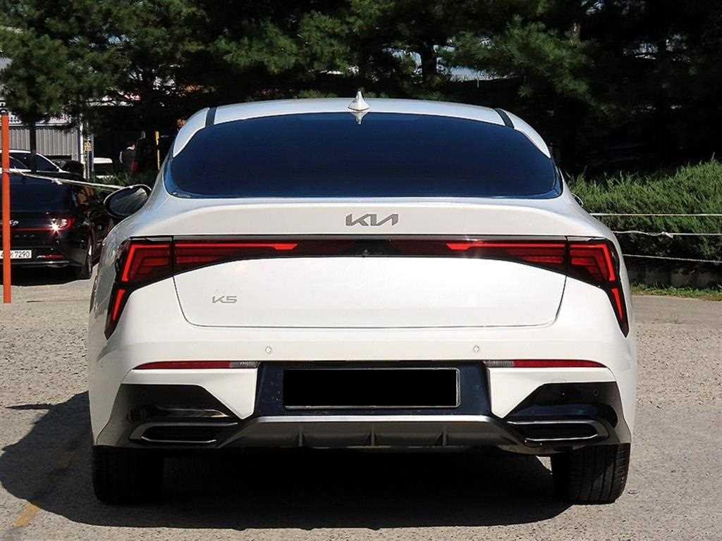 Kia K5 — photo 04