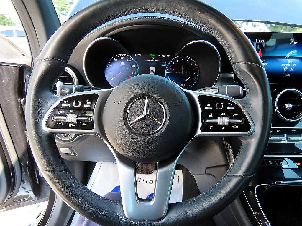 Mercedes-Benz GLC-Class — photo 08