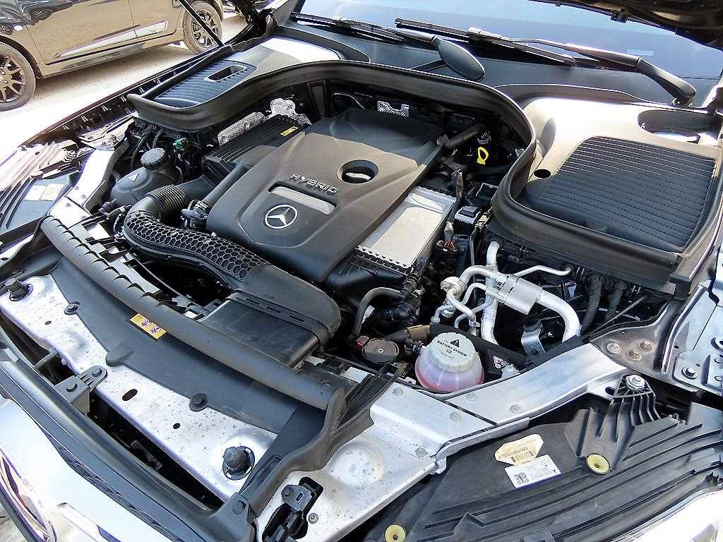 Mercedes-Benz GLC-Class — photo 19