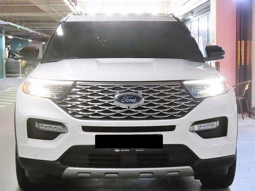 Ford Explorer — photo 02
