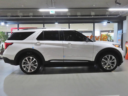 Ford Explorer — photo 03