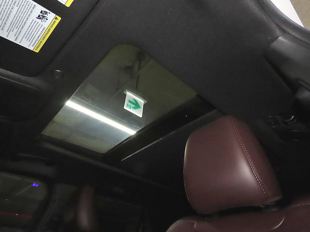 Ford Explorer — photo 14