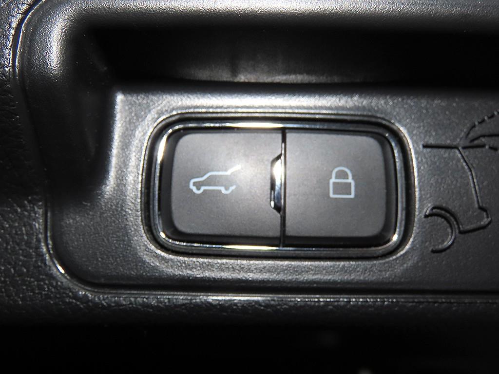 Ford Explorer — photo 15
