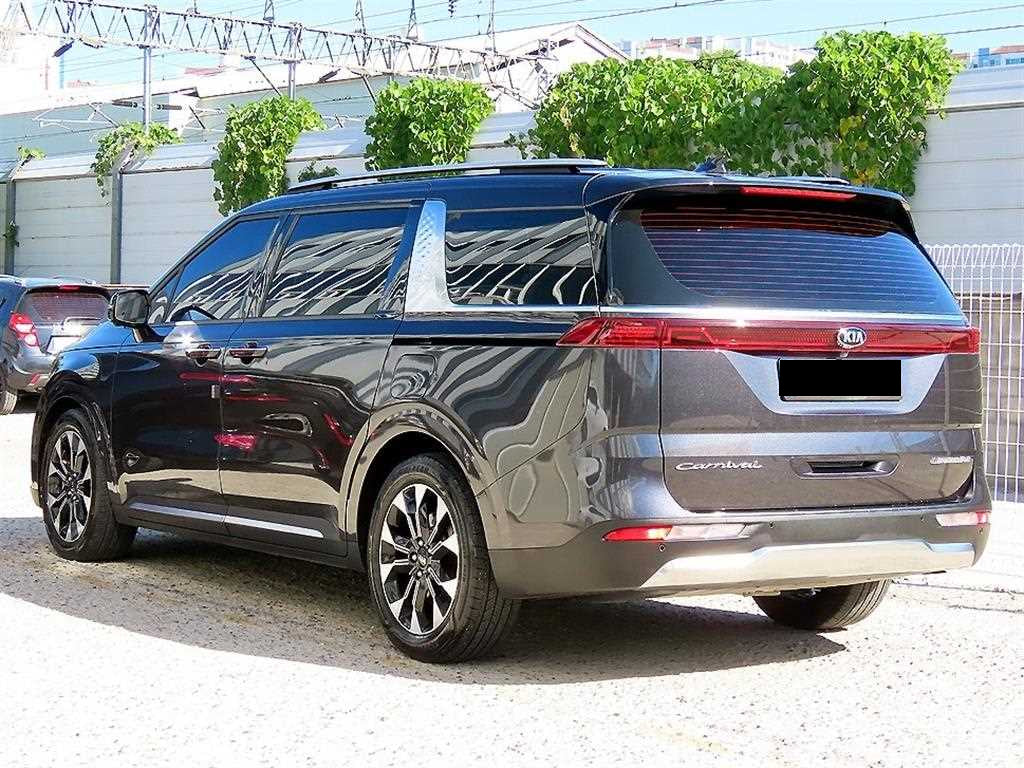 Kia Carnival — photo 03