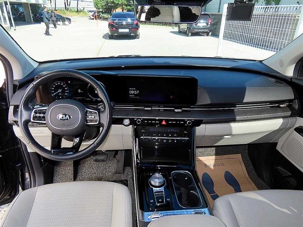 Kia Carnival — photo 08