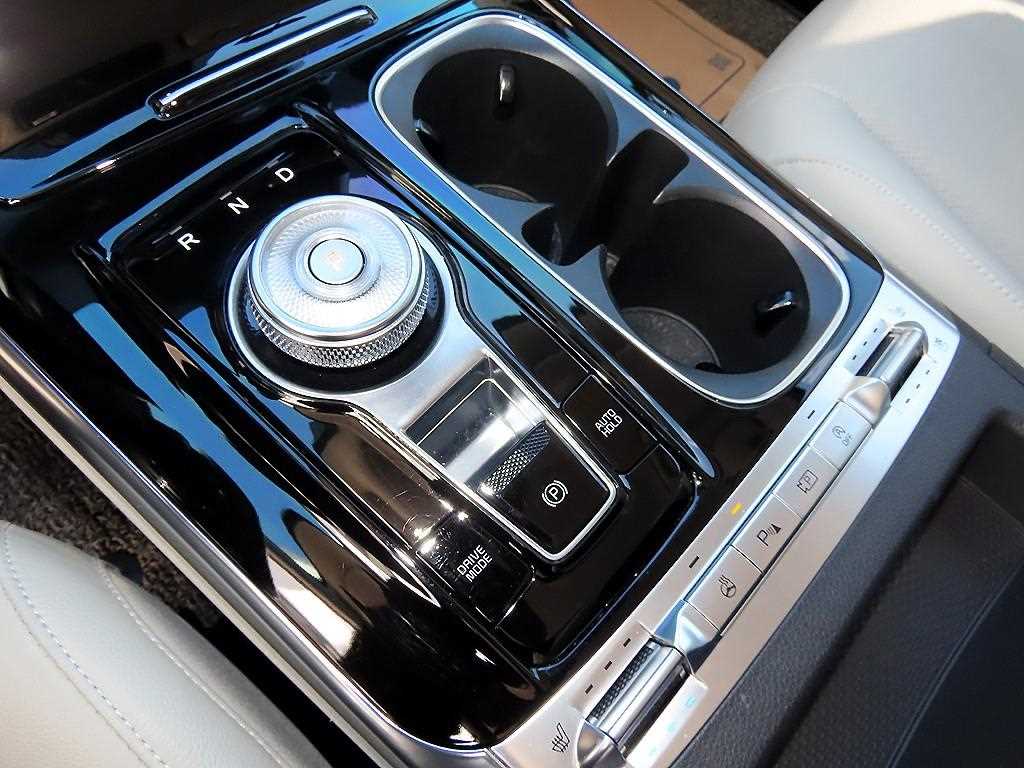 Kia Carnival — photo 11