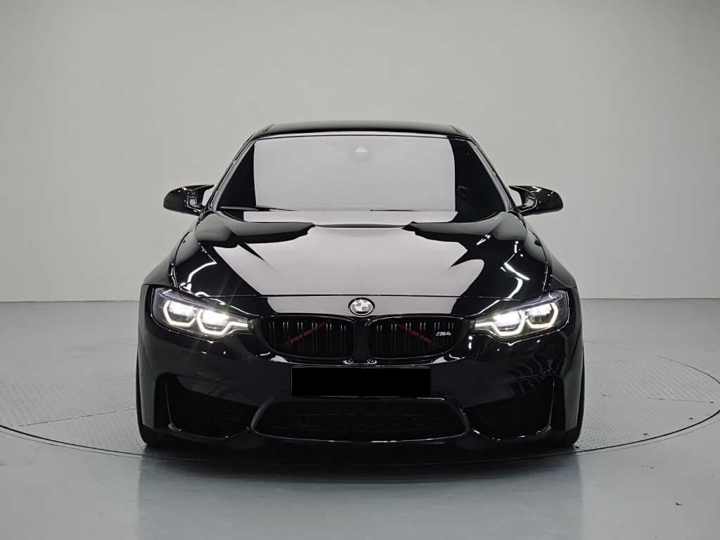 BMW M4 — photo 02