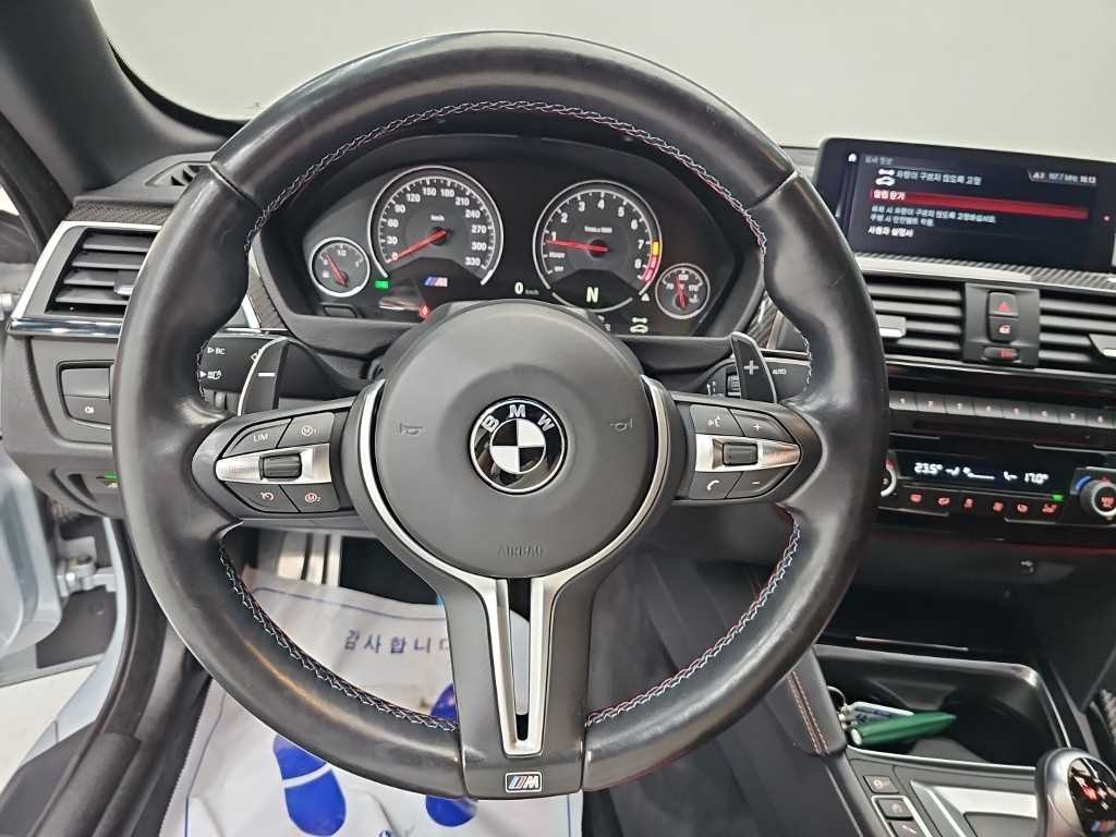 BMW M4 — photo 09