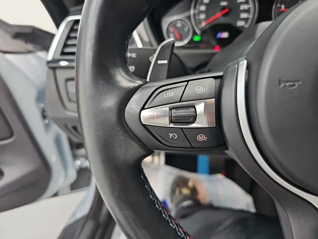 BMW M4 — photo 17