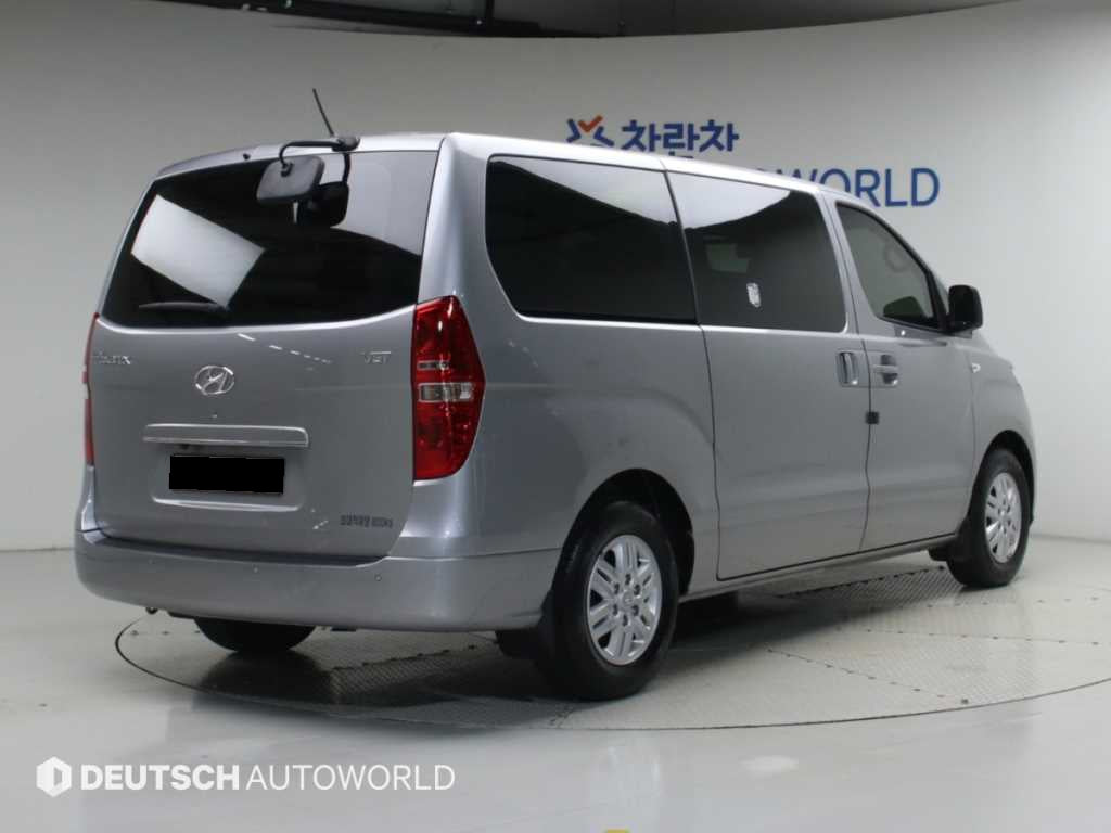 Hyundai Starex — photo 02