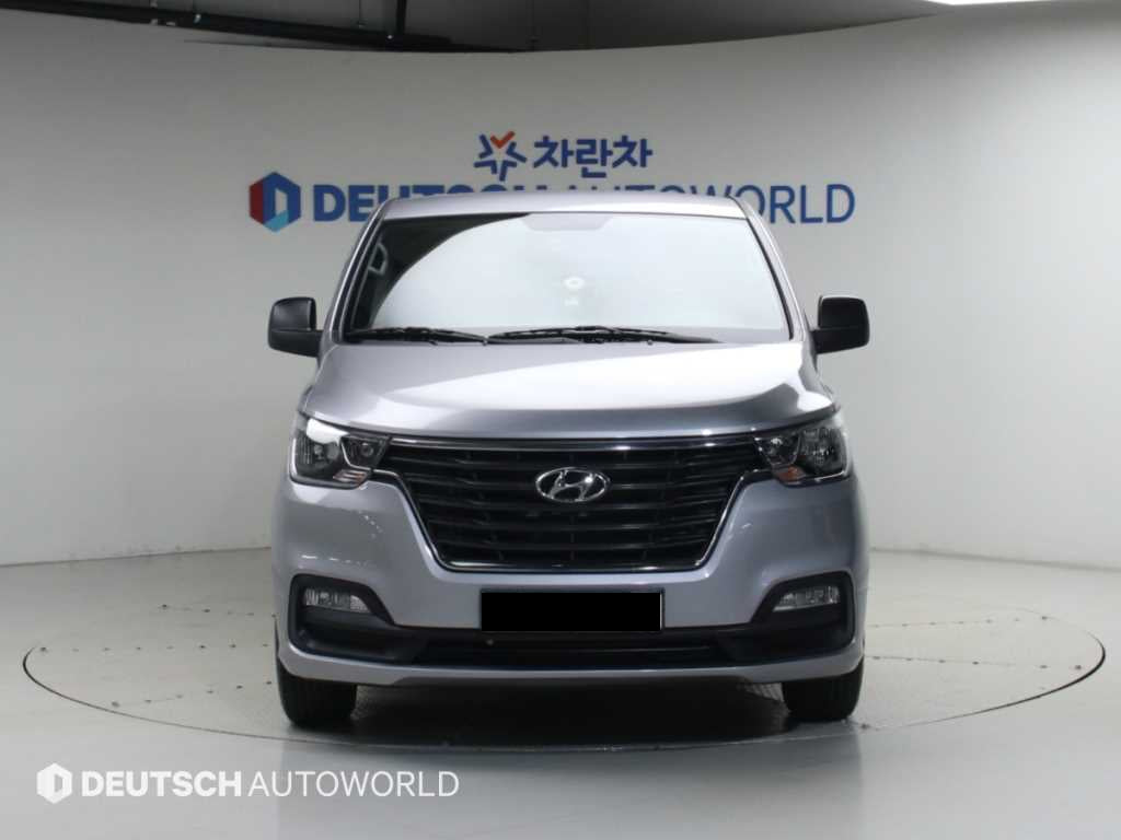 Hyundai Starex — photo 03