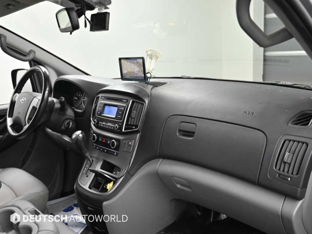 Hyundai Starex — photo 07