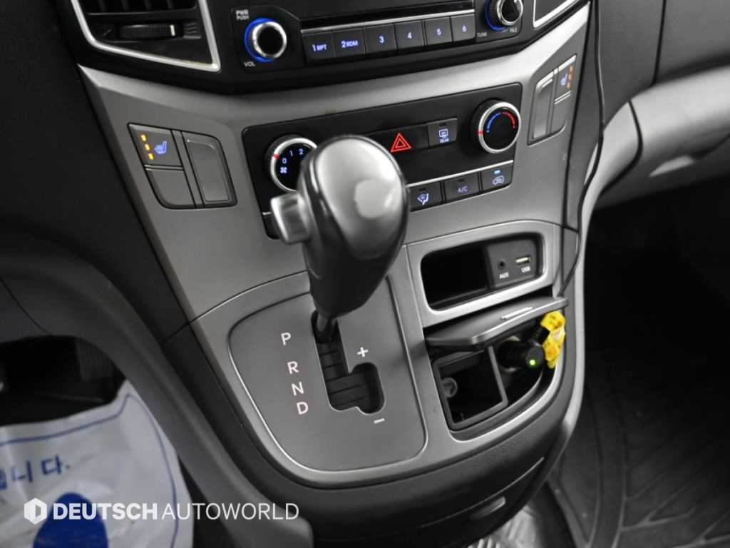 Hyundai Starex — photo 09